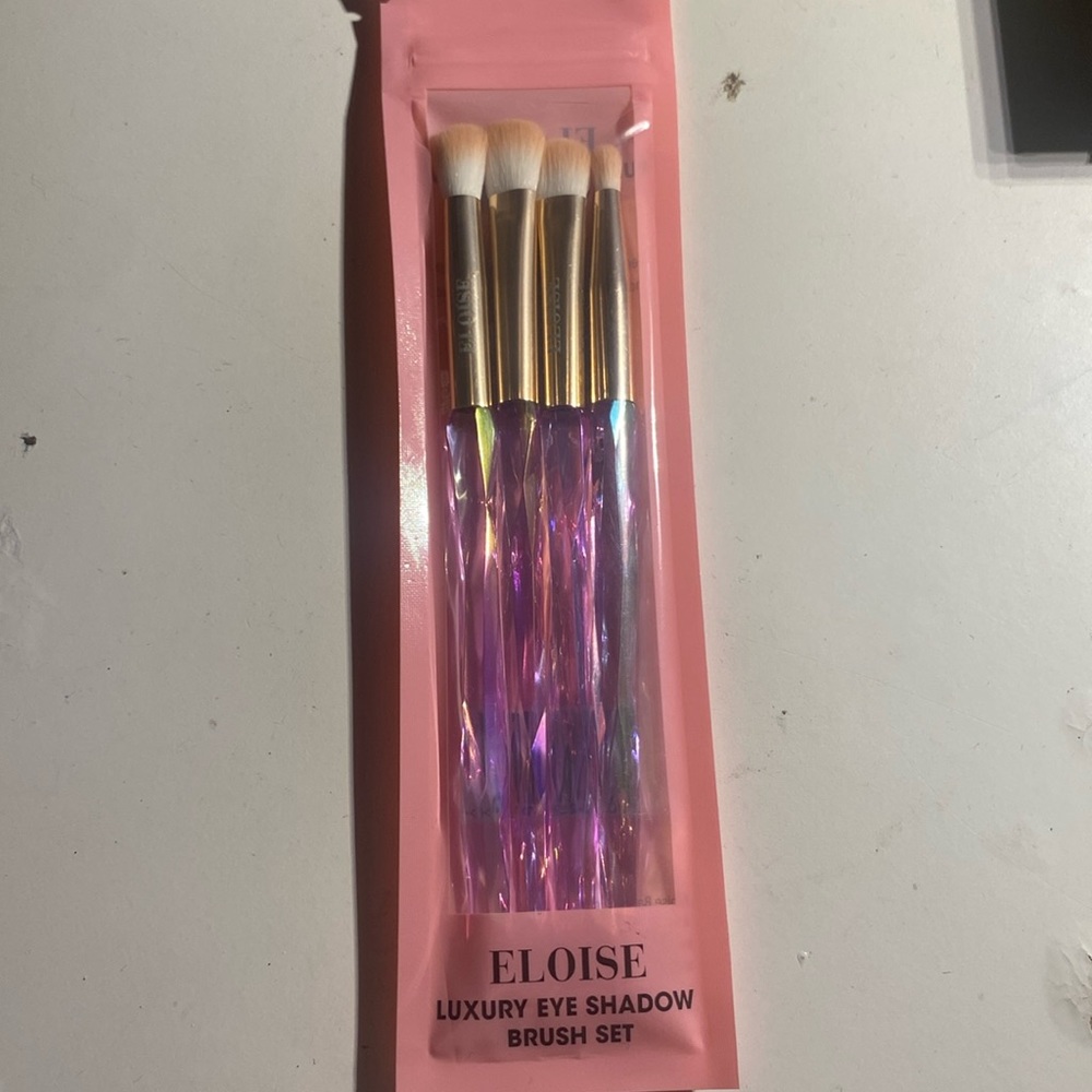 Eyeshadow brushes